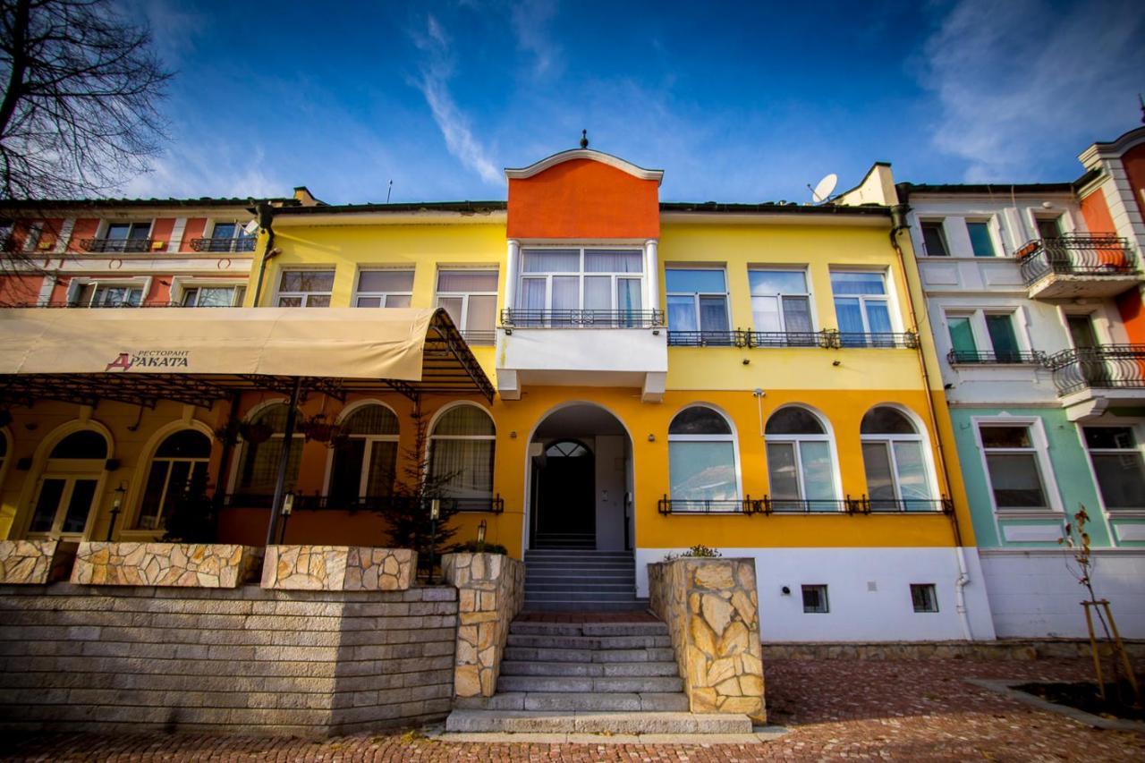 Old City Square Apartment Lovetsj Buitenkant foto