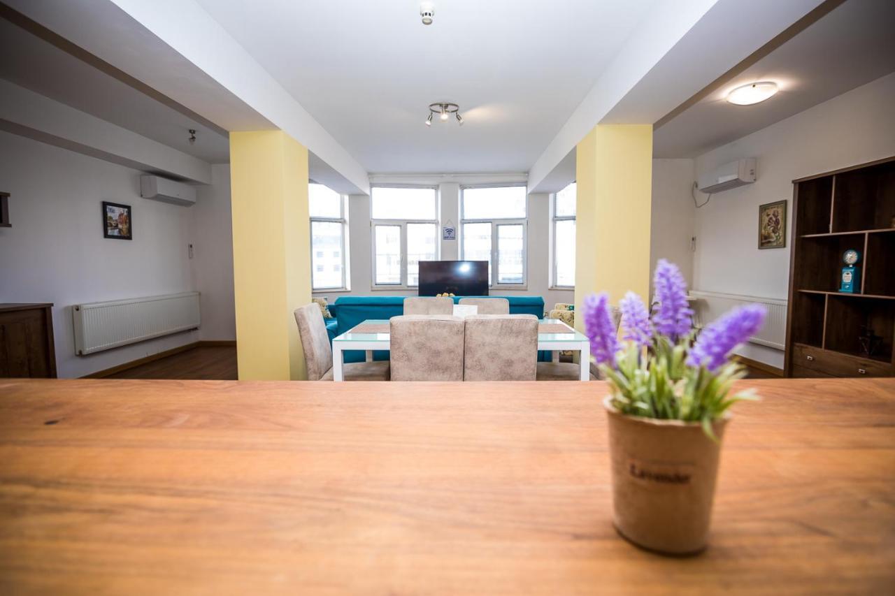 Old City Square Apartment Lovetsj Buitenkant foto