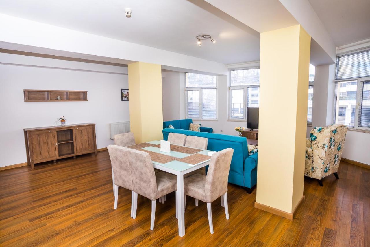 Old City Square Apartment Lovetsj Buitenkant foto
