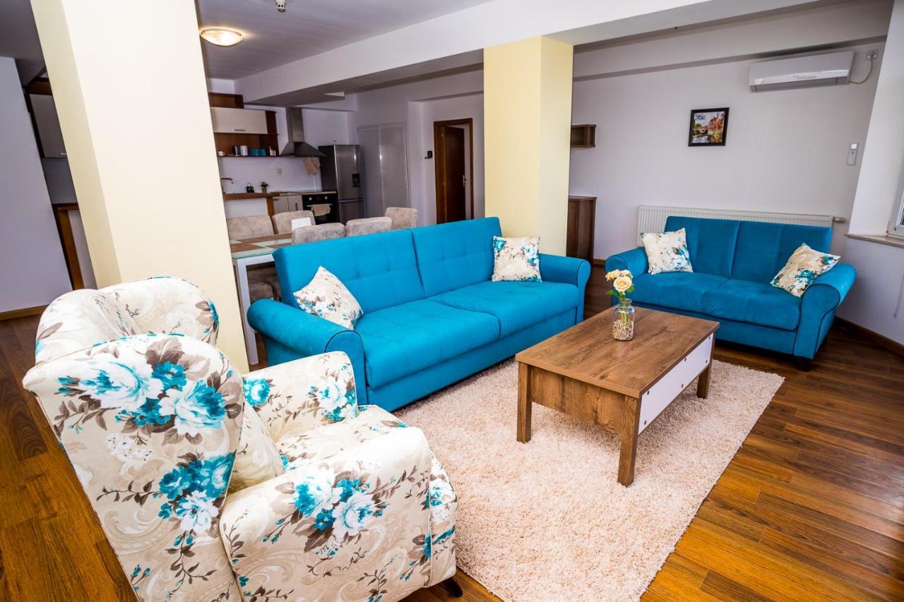 Old City Square Apartment Lovetsj Buitenkant foto