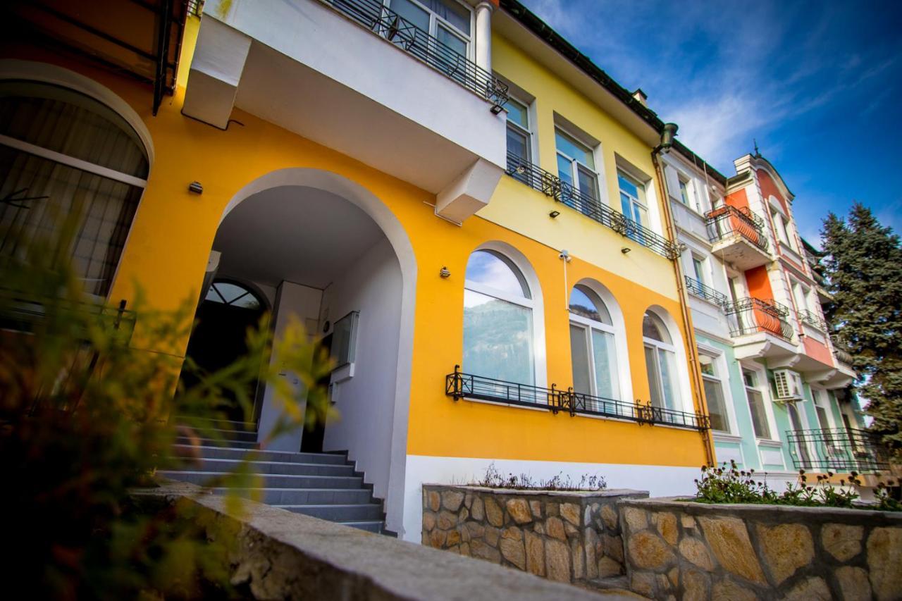 Old City Square Apartment Lovetsj Buitenkant foto