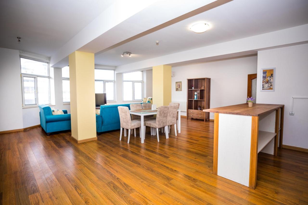 Old City Square Apartment Lovetsj Buitenkant foto