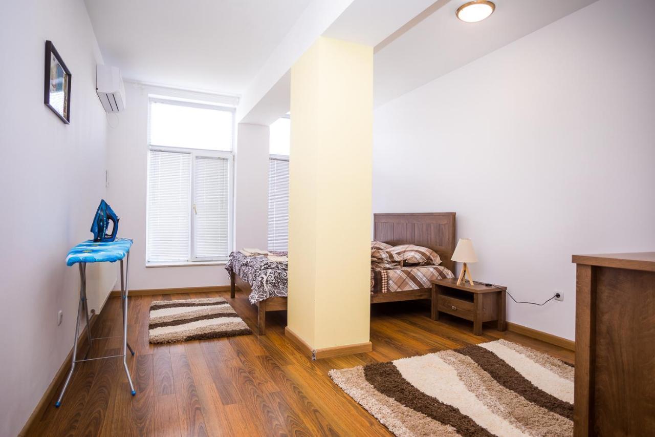 Old City Square Apartment Lovetsj Buitenkant foto